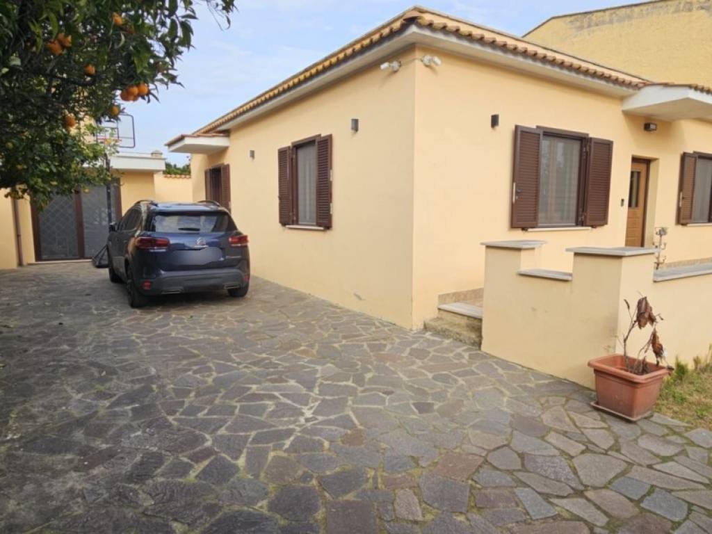 casa indipendente in vendita a Fiumicino