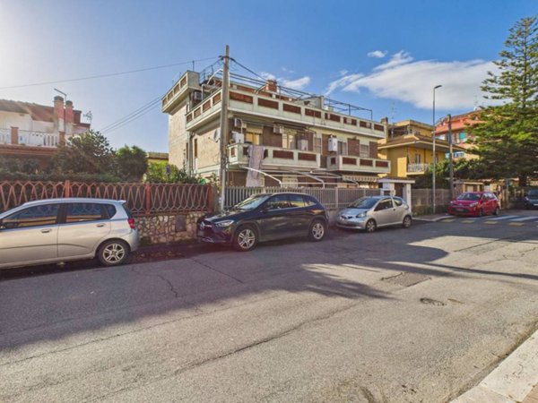 appartamento in vendita a Fiumicino in zona Palidoro