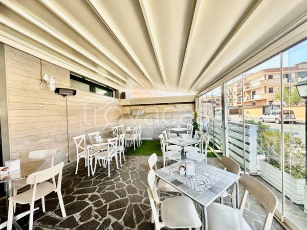 negozio in vendita a Fiumicino in zona Isola Sacra