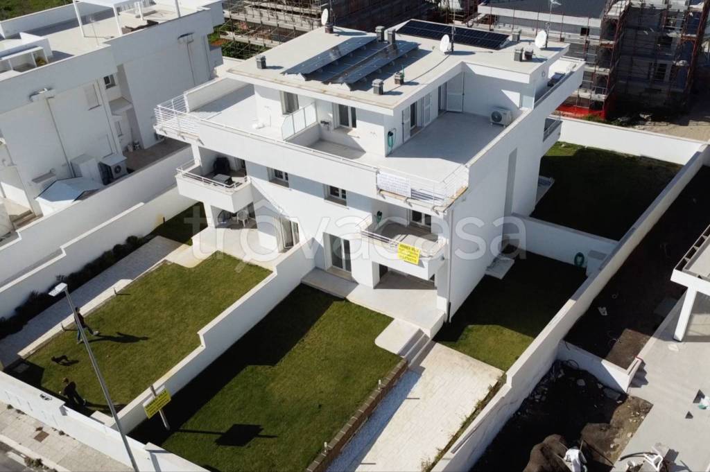 casa indipendente in vendita a Fiumicino in zona Fregene