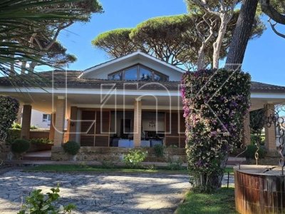 casa indipendente in vendita a Fiumicino in zona Fregene