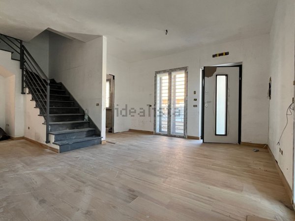 casa indipendente in vendita a Fiumicino in zona Isola Sacra