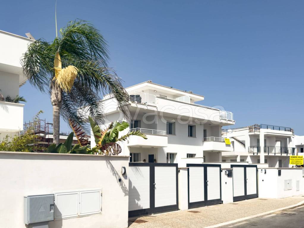 casa indipendente in vendita a Fiumicino in zona Fregene