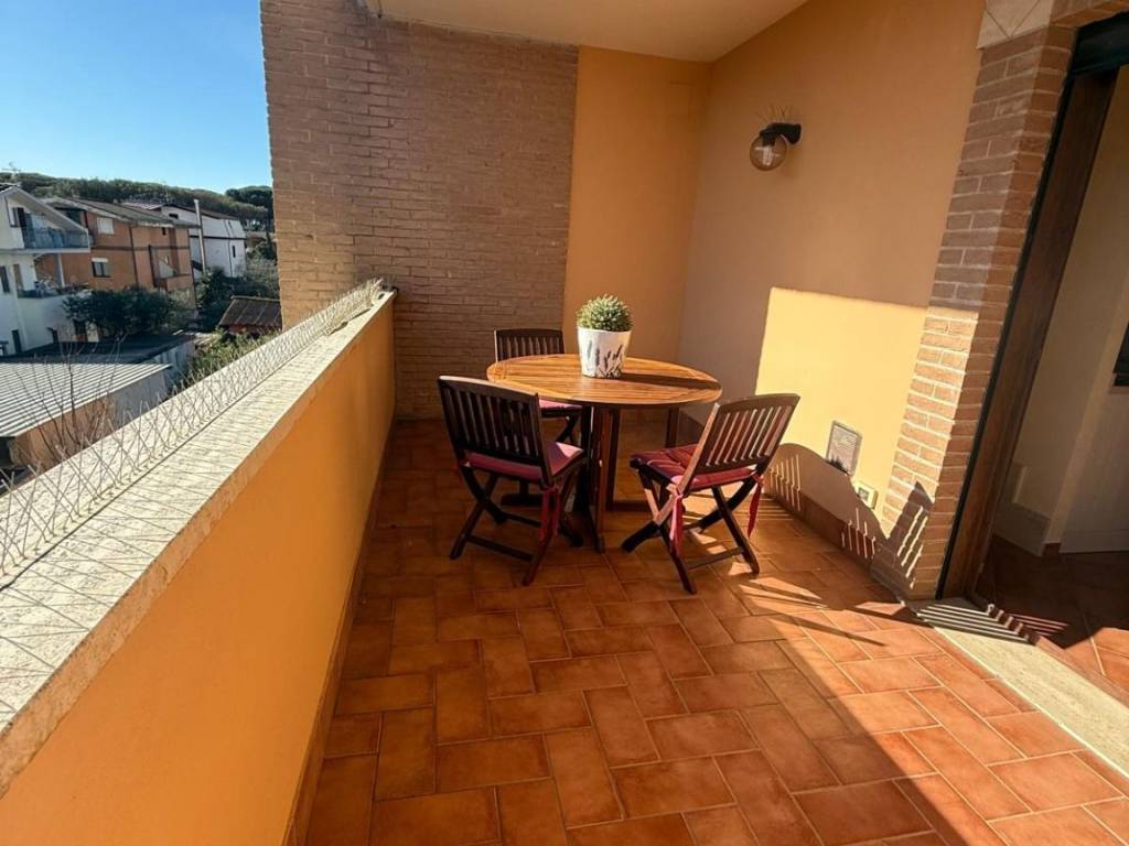 appartamento in vendita a Fiumicino in zona Fregene