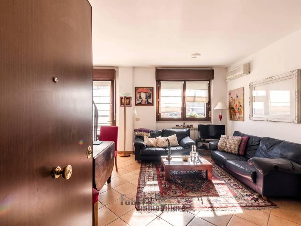 appartamento in vendita a Fiumicino in zona Isola Sacra