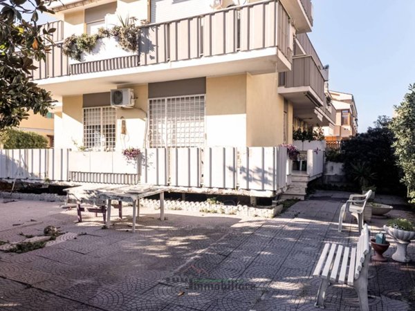 appartamento in vendita a Fiumicino in zona Isola Sacra