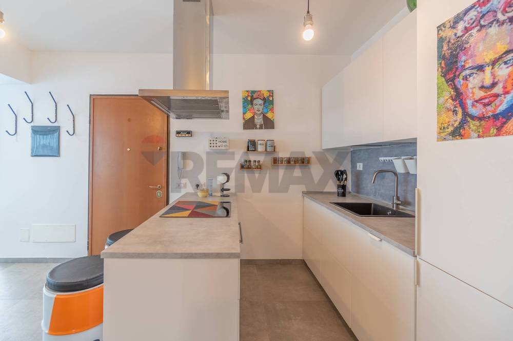 appartamento in vendita a Fiumicino in zona Isola Sacra