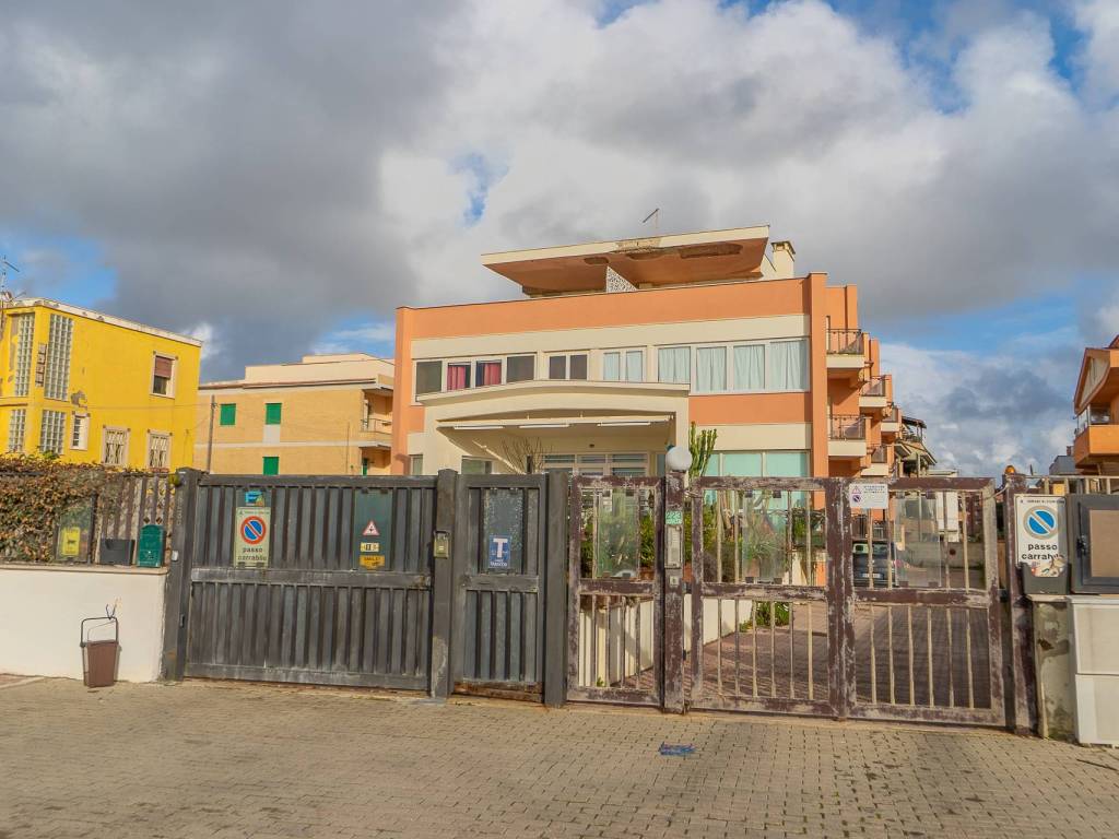 appartamento in vendita a Fiumicino in zona Isola Sacra