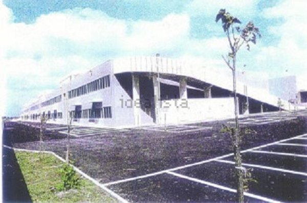 locale di sgombero in vendita a Fiumicino