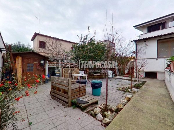 casa indipendente in vendita a Fiumicino in zona Passo Oscuro