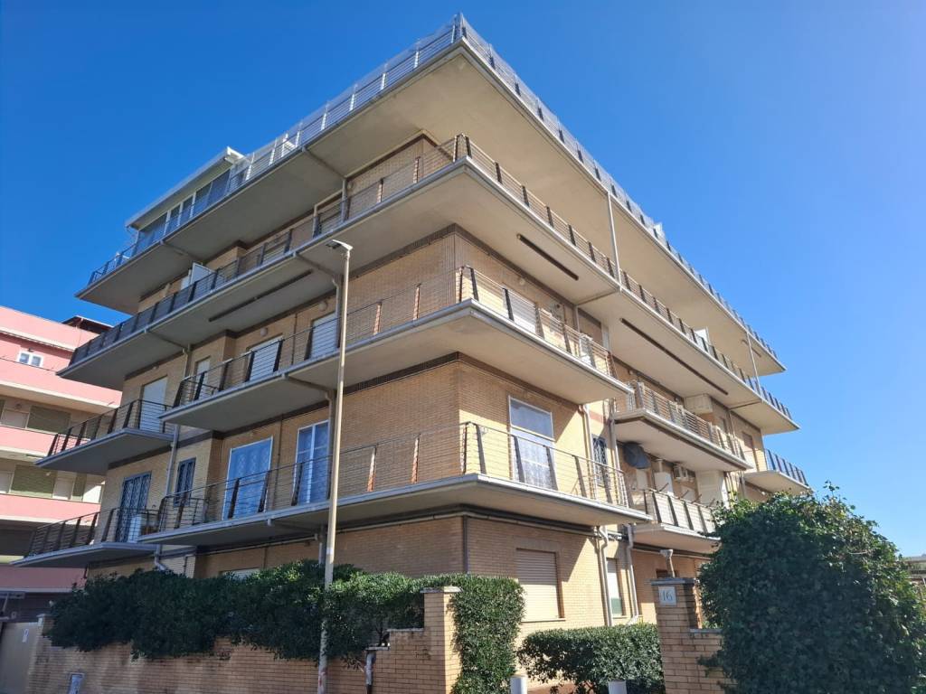 appartamento in vendita a Fiumicino in zona Passo Oscuro