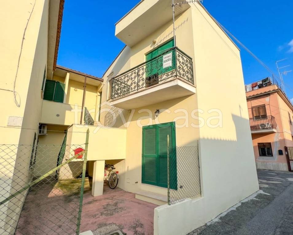 appartamento in vendita a Fiumicino in zona Aranova