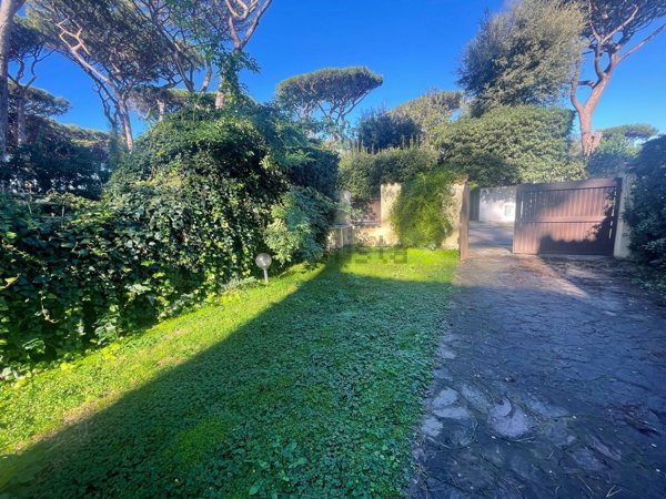 casa indipendente in vendita a Fiumicino in zona Fregene