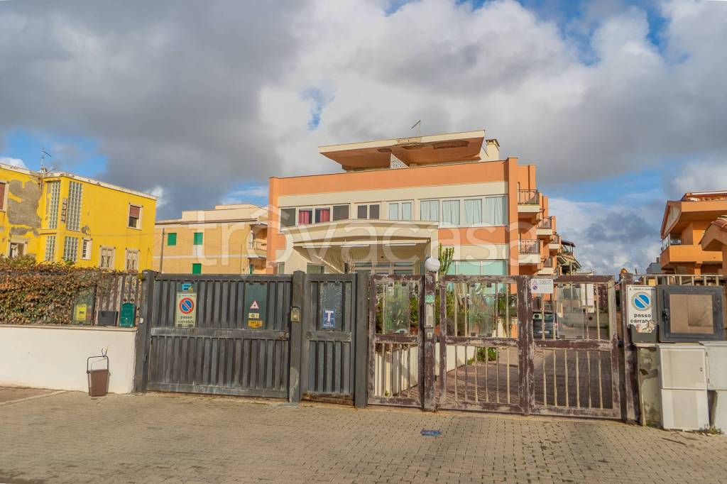 appartamento in vendita a Fiumicino in zona Isola Sacra