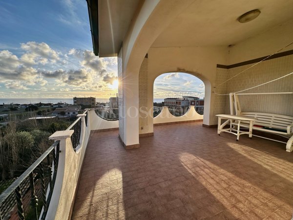 appartamento in vendita a Fiumicino in zona Passo Oscuro