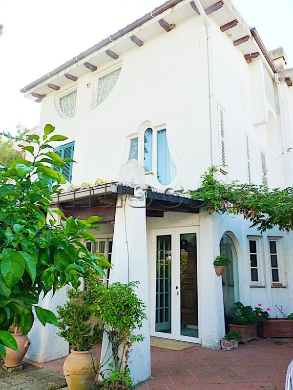 casa indipendente in vendita a Fiumicino in zona Fregene