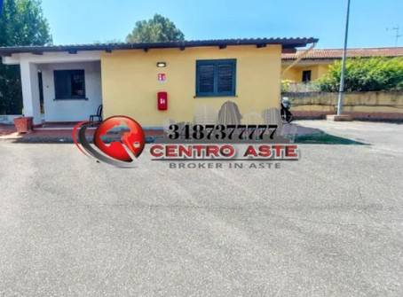 negozio in vendita a Fiumicino in zona Aranova