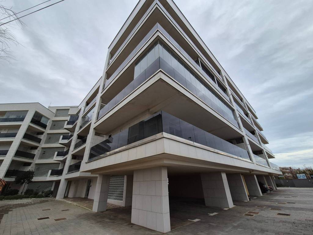 appartamento in vendita a Fiumicino in zona Isola Sacra