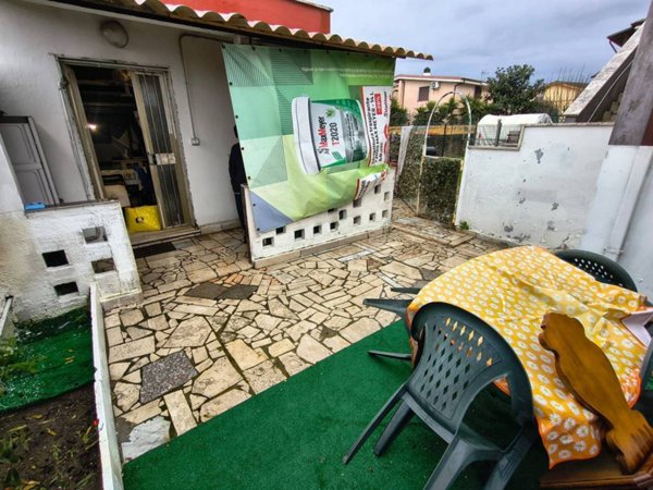 appartamento in vendita a Fiumicino in zona Isola Sacra