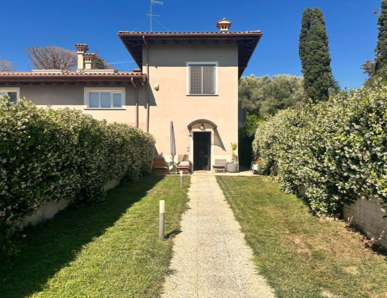casa indipendente in vendita a Fiumicino in zona Fregene