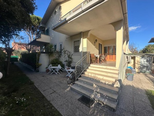 casa indipendente in vendita a Fiumicino in zona Fregene