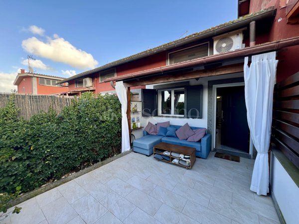 casa indipendente in vendita a Fiumicino in zona Maccarese