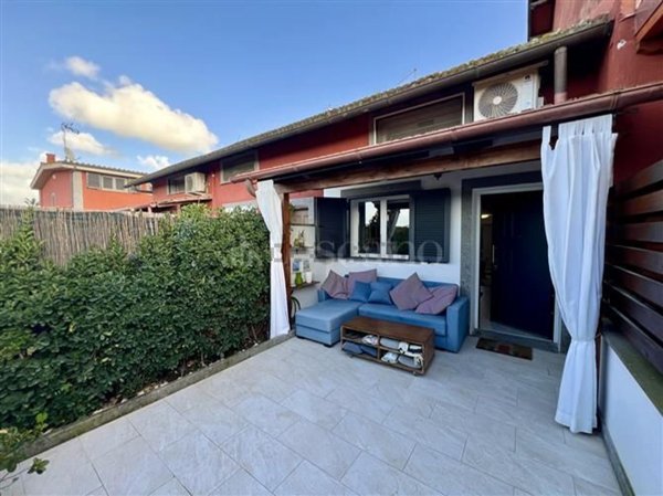 appartamento in vendita a Fiumicino in zona Fregene