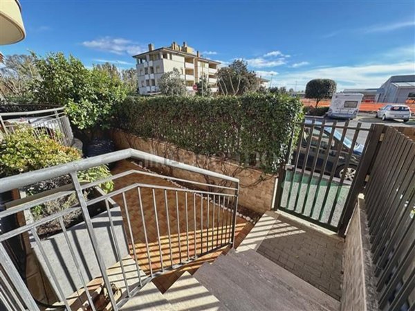 appartamento in vendita a Fiumicino in zona Palidoro