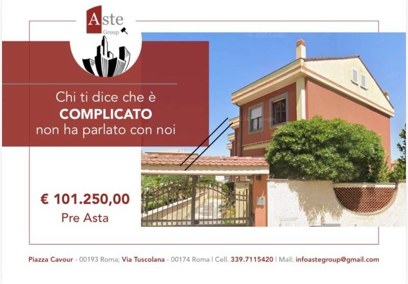 casa indipendente in vendita a Fiumicino in zona Isola Sacra