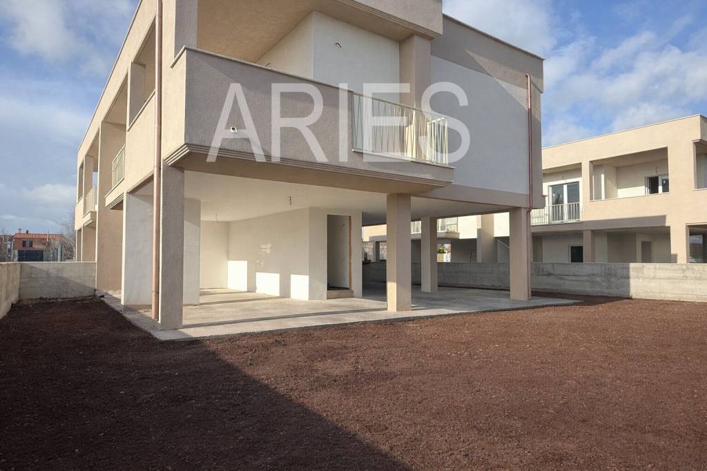 casa indipendente in vendita a Fiumicino in zona Isola Sacra