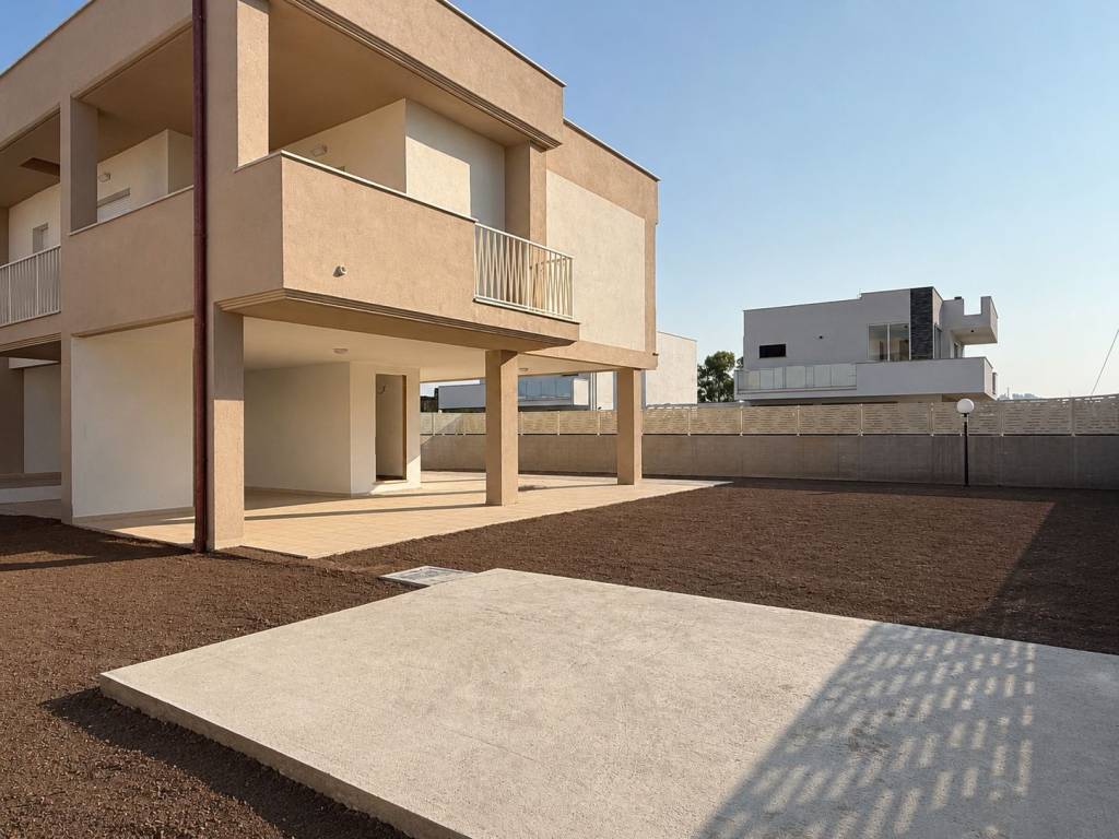 casa indipendente in vendita a Fiumicino in zona Aeroporto 