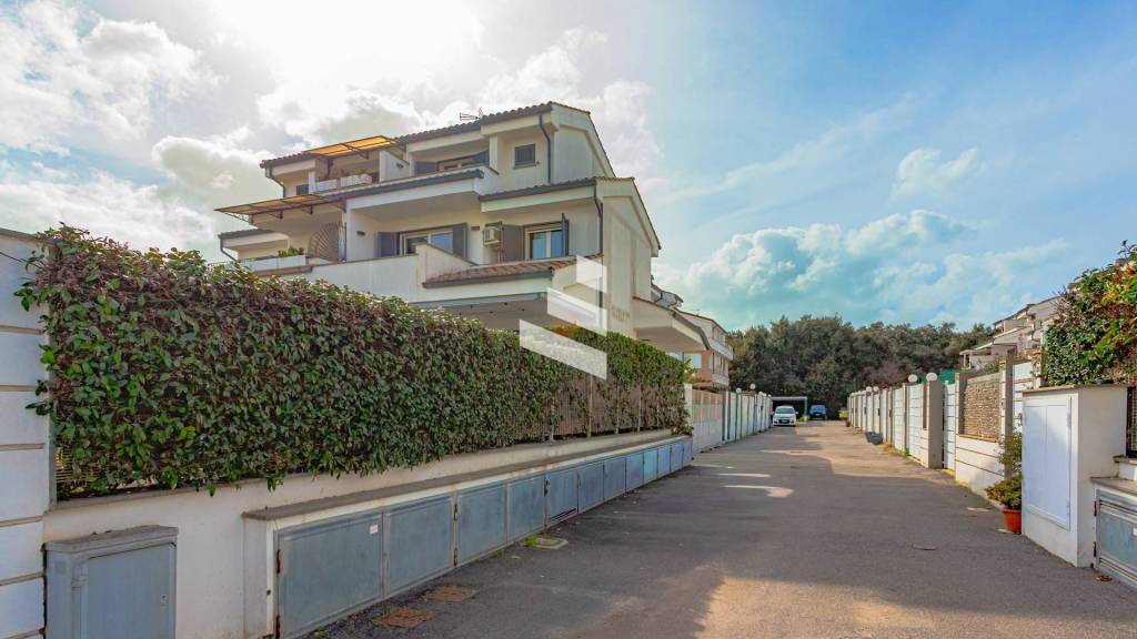 casa indipendente in vendita a Fiumicino in zona Fregene