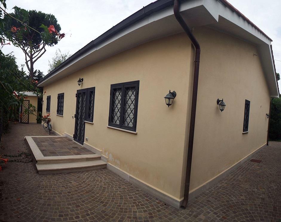 appartamento in vendita a Fiumicino in zona Fregene