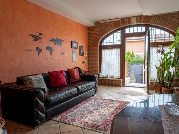 casa indipendente in vendita a Fiumicino in zona Isola Sacra