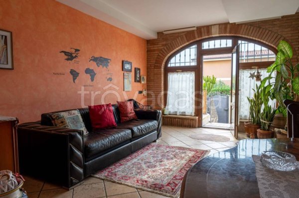 casa indipendente in vendita a Fiumicino in zona Isola Sacra