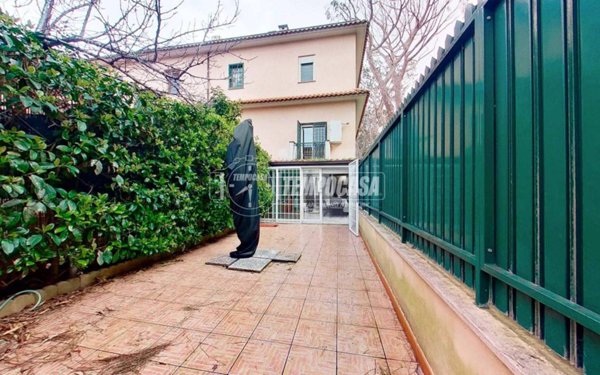 casa indipendente in vendita a Fiumicino in zona Fregene
