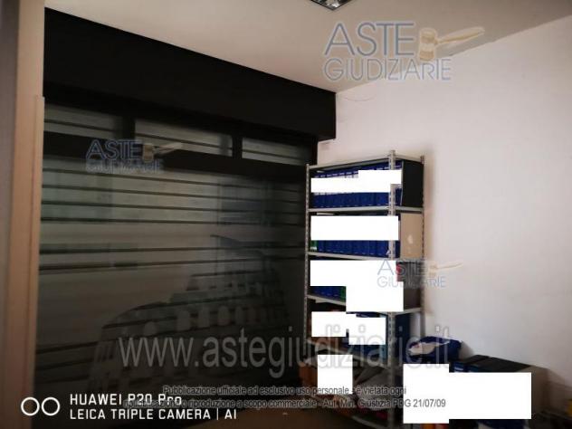 negozio in vendita a Fiumicino in zona Isola Sacra