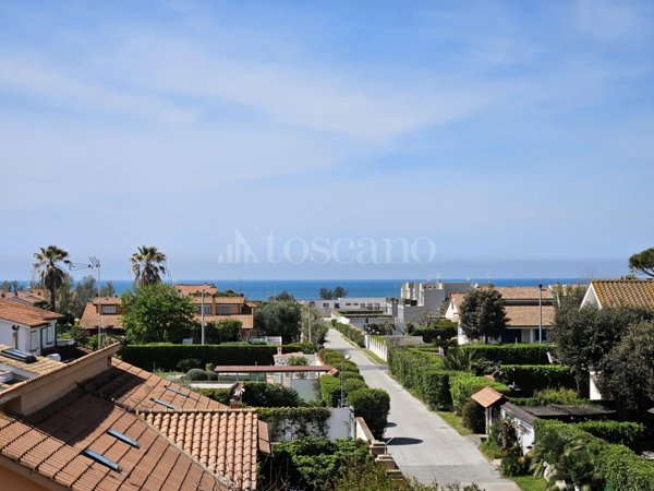 casa indipendente in vendita a Fiumicino in zona Fregene