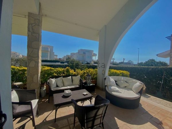 casa indipendente in vendita a Fiumicino in zona Fregene