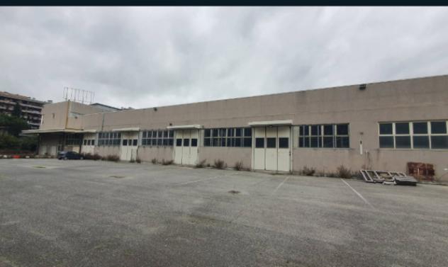 locale commerciale in vendita a Fiumicino