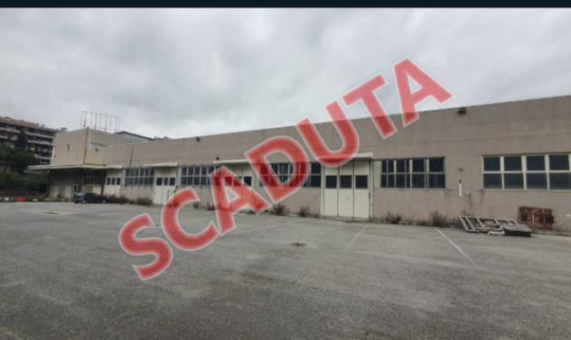 locale commerciale in vendita a Fiumicino