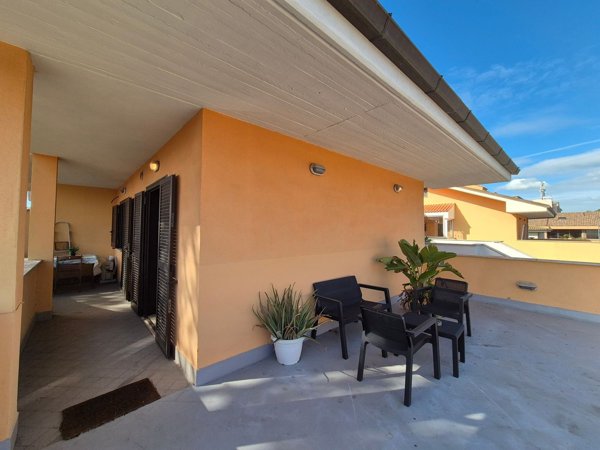 appartamento in vendita a Fiumicino in zona Isola Sacra