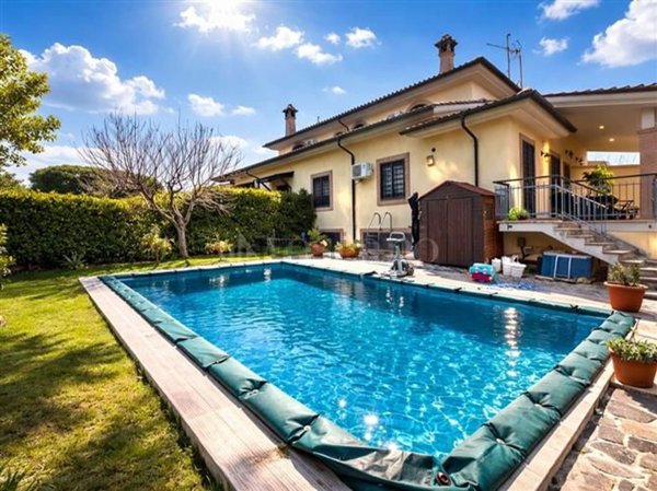 casa indipendente in vendita a Fiumicino in zona Aranova