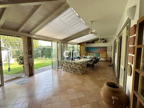 casa indipendente in vendita a Fiumicino in zona Fregene