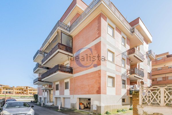 appartamento in vendita a Fiumicino in zona Passo Oscuro