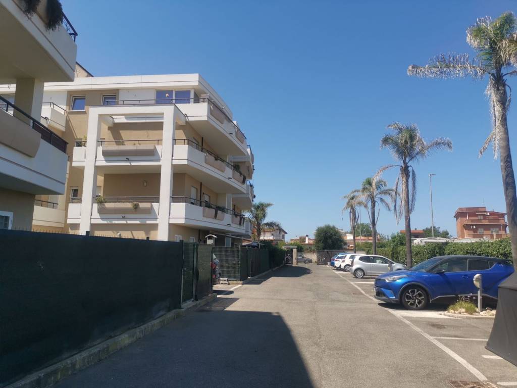 appartamento in vendita a Fiumicino in zona Focene