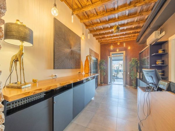 negozio in vendita a Fiumicino in zona Isola Sacra