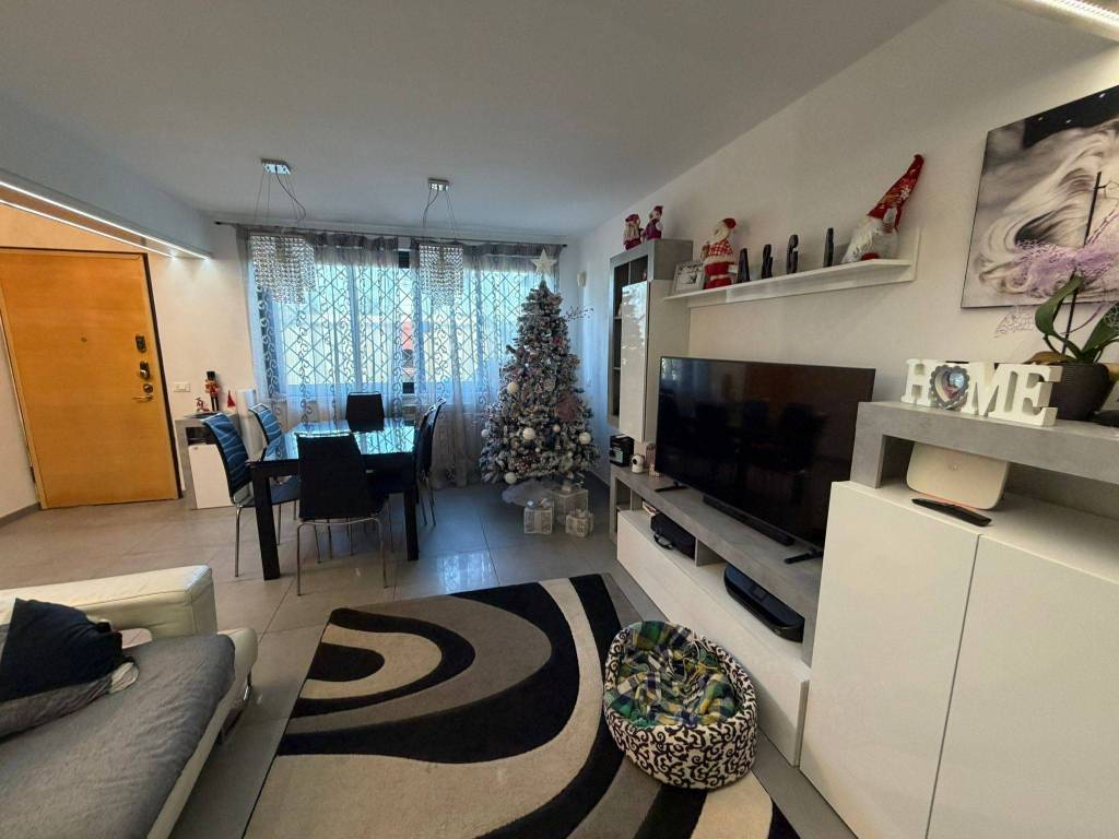 casa indipendente in vendita a Fiumicino in zona Isola Sacra