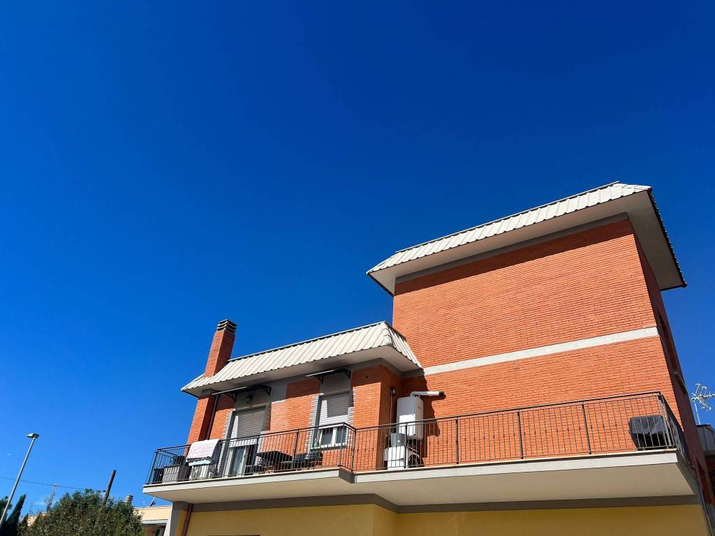 appartamento in vendita a Fiumicino in zona Isola Sacra