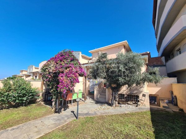 casa indipendente in vendita a Fiumicino in zona Focene